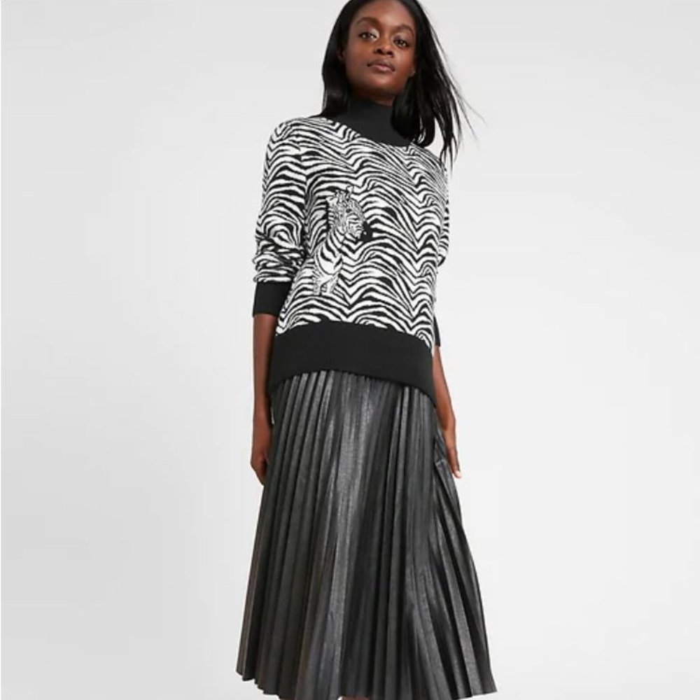 Banana Republic Zebra Cotton Sweater Size S